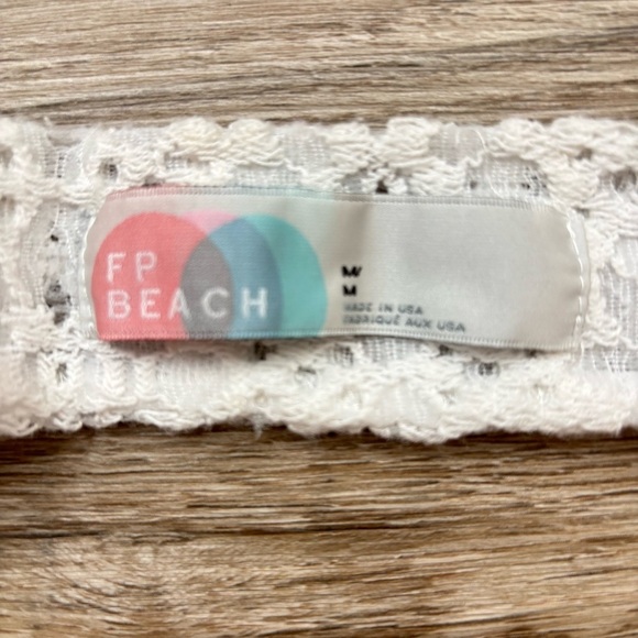 Free People Beach White Lace Top Overlay Cut Out Back Tank Top Size Medium - Picture 8 of 11